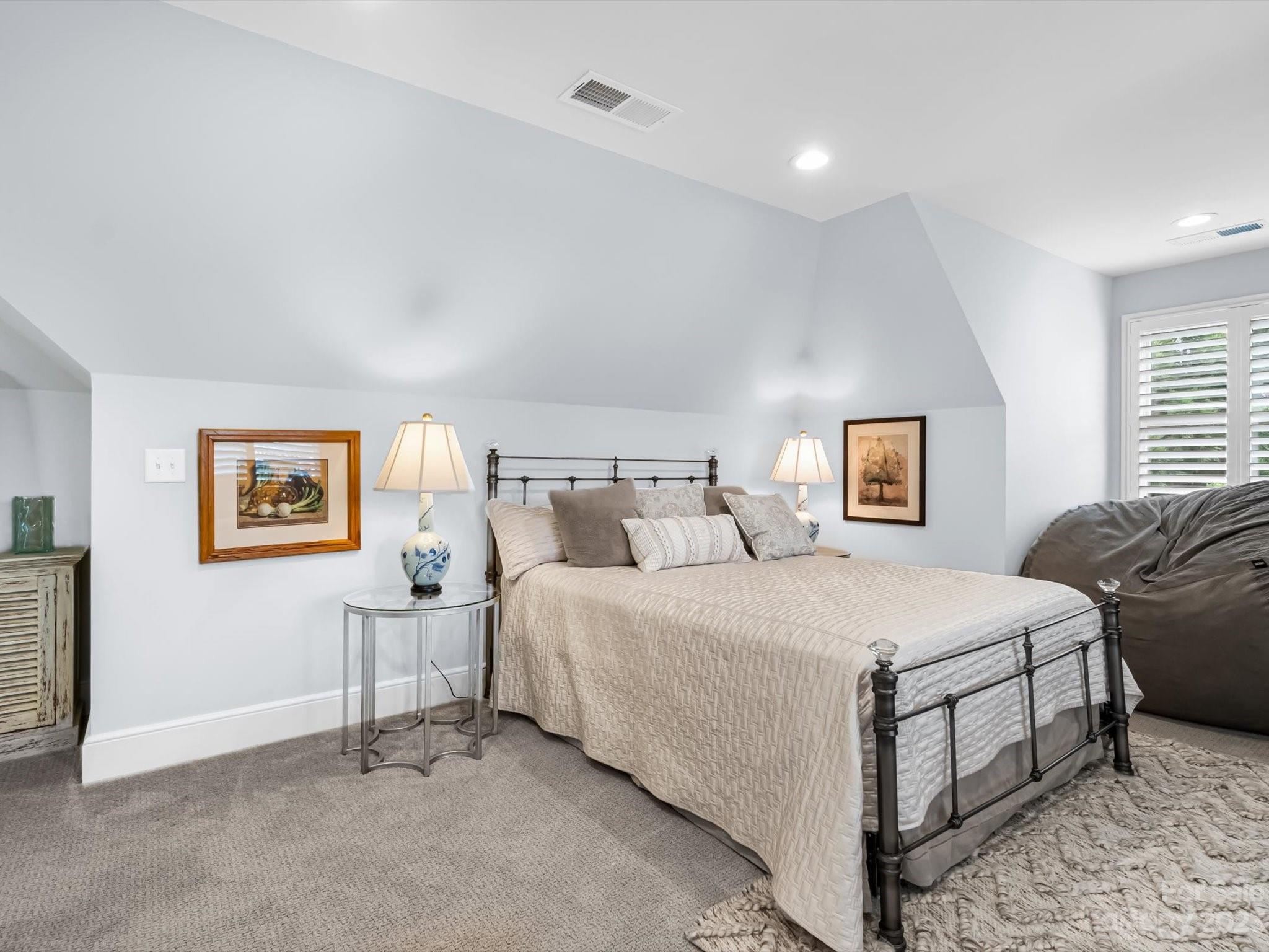 The Peninsula - Residential