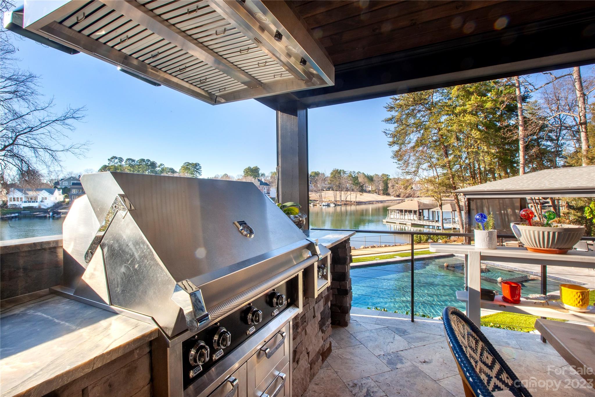 The Peninsula - Residential