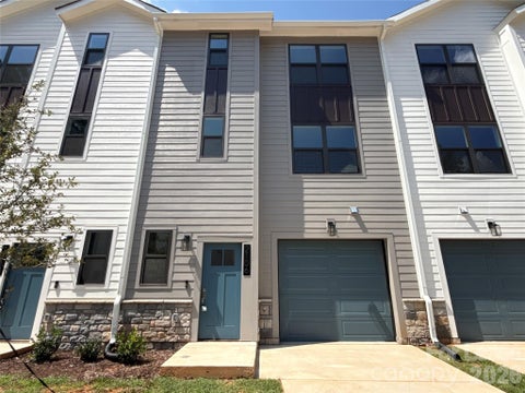 Photo of 2106 Bombay Way, Charlotte, NC 28208 (MLS # 4420287)