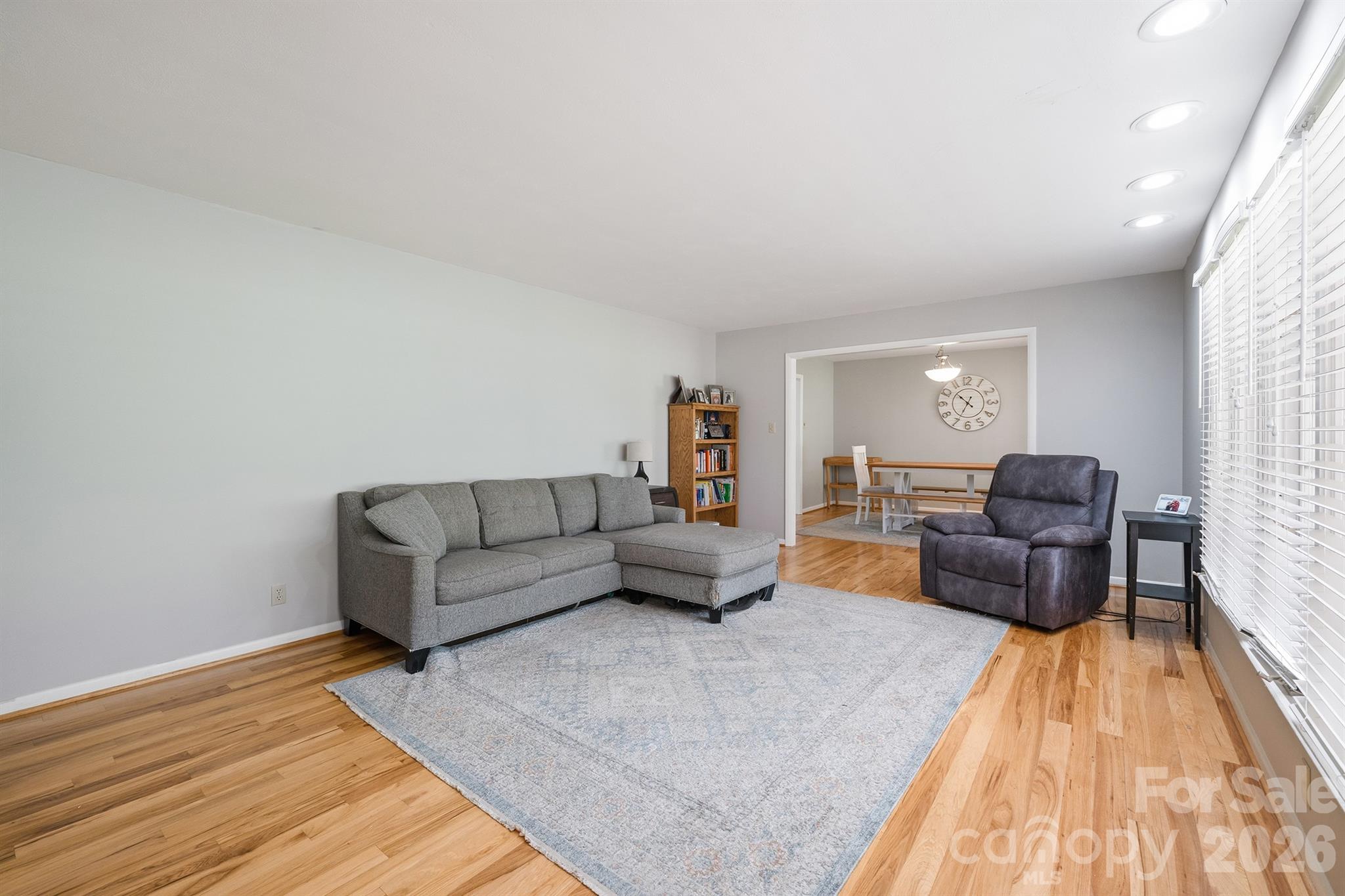 465 28th Avenue Lane NE