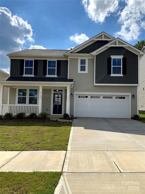 Photo of 9518 Harvard Oak Court, Charlotte, NC 28269 (MLS # 4313709)