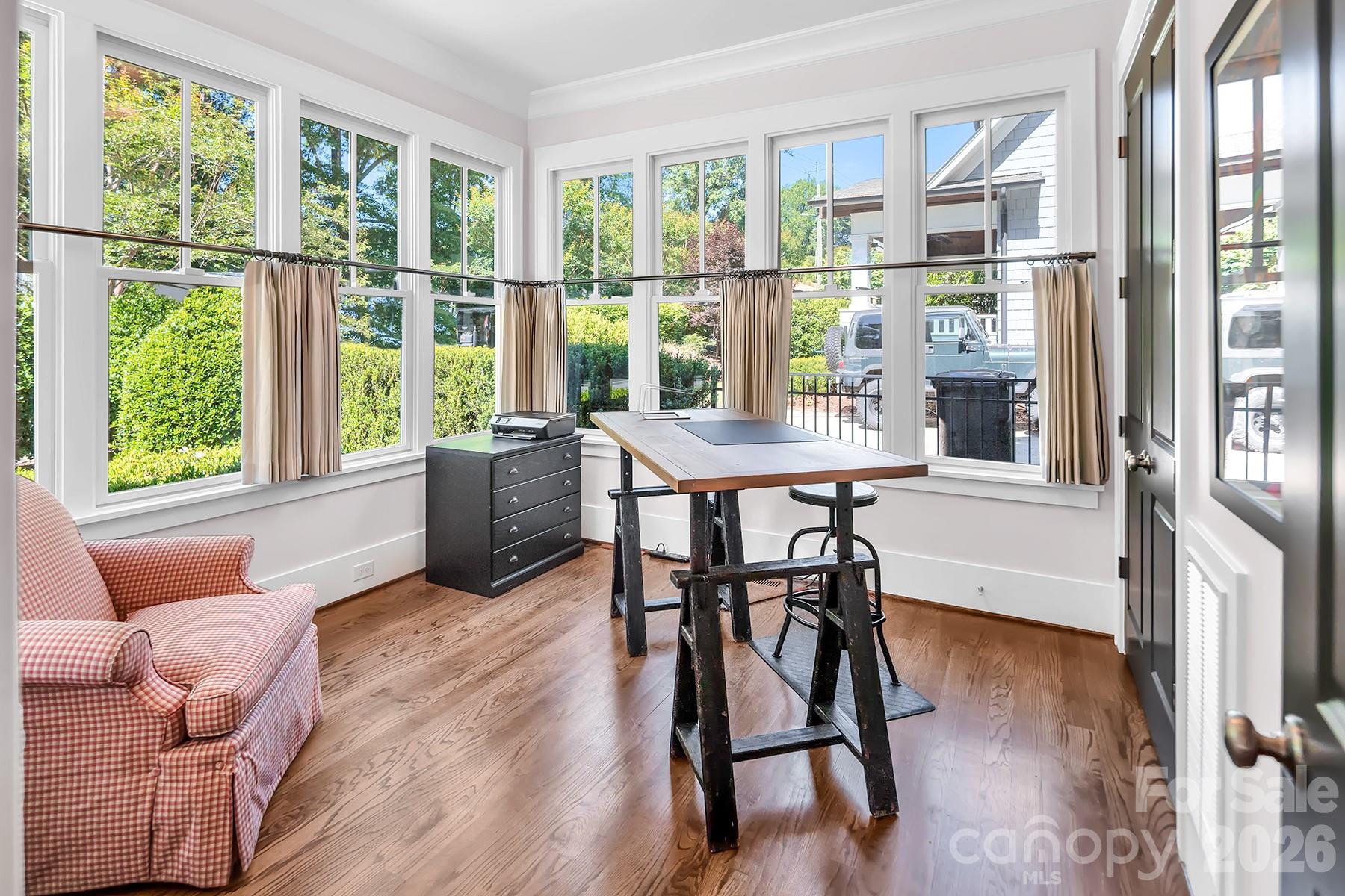 520 Hillside Avenue