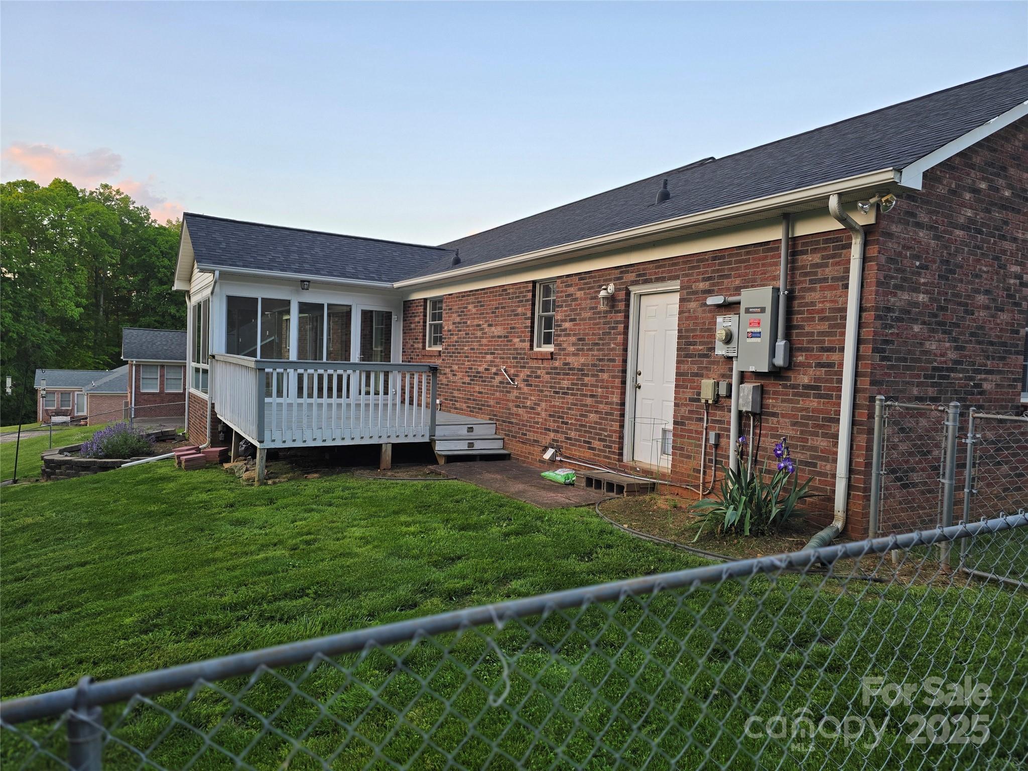 2459 Glenridge Drive