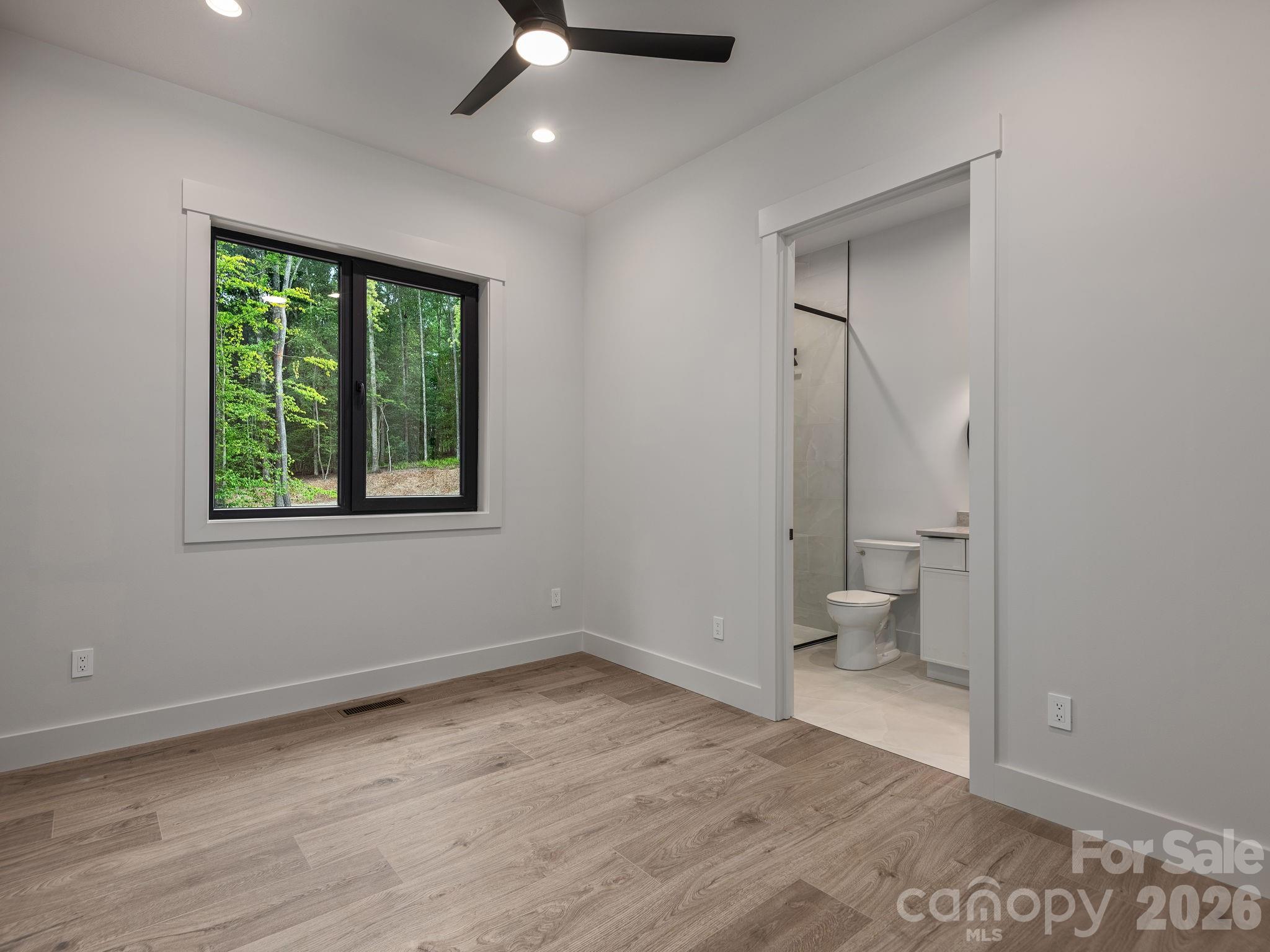 33 Reserve Rd, Hendersonville, NC, 28768, USA, 3 Bedrooms Bedrooms, ,3 BathroomsBathrooms,Residential,Active,33 Reserve Rd,4384004