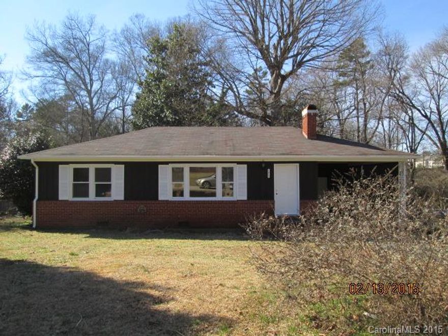 This great 2 bedroom 1 bathroom home with over 1,000 square feet has been recently renovated!!  Seller refinished the hardwood floors, put in new vinyl floors in kitchen and bathroom, installed new range hood and glass top range, new kitchen cabinets, countertops, backsplash and repainted!!  Come and see all this home has to offer.