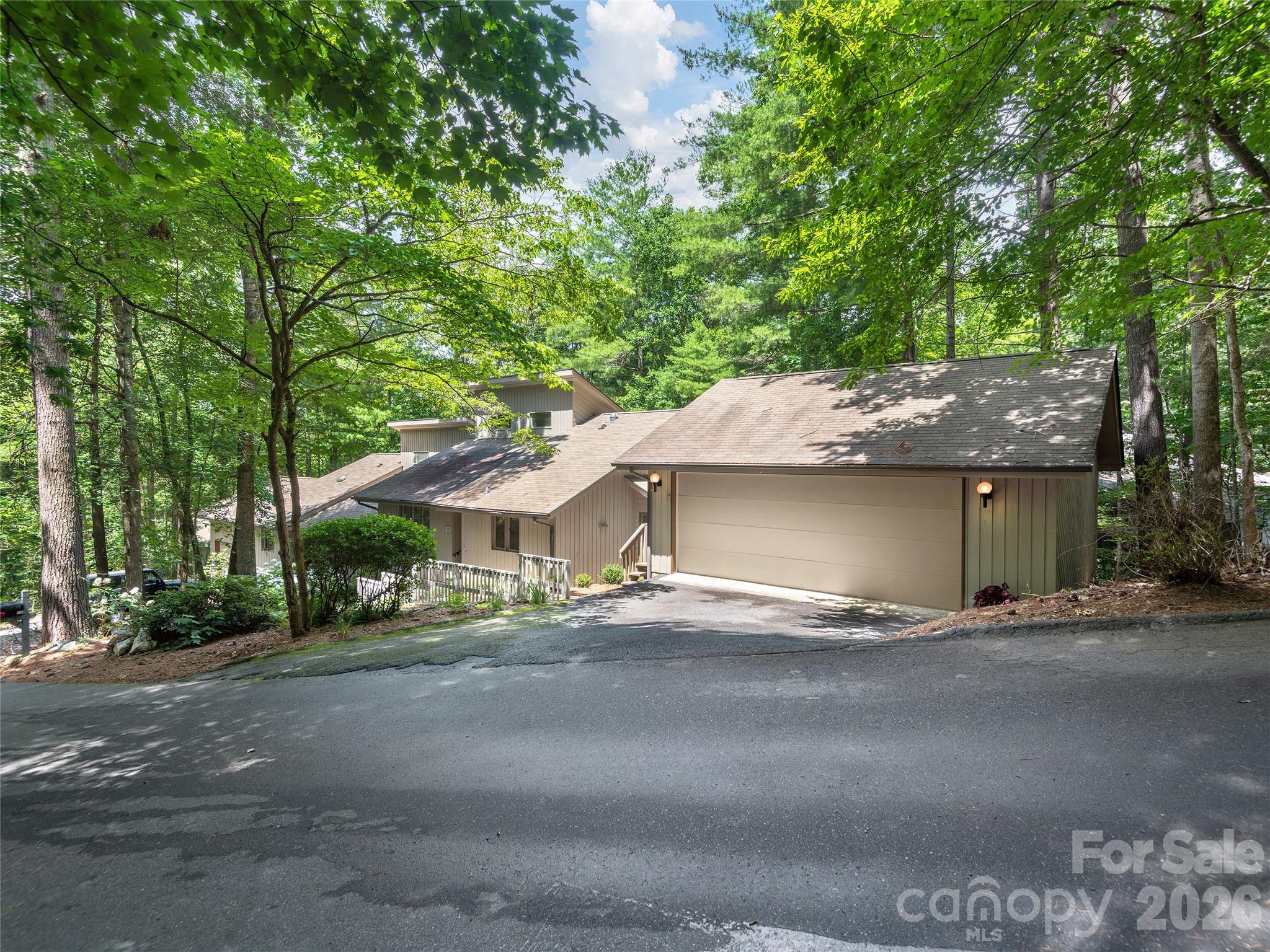 23 Cedarwood Trail B
