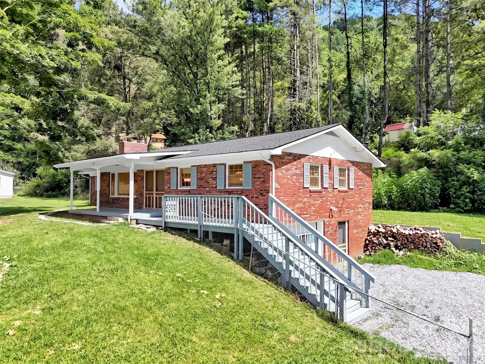 70 Iris Lane, Canton, NC, 28716
