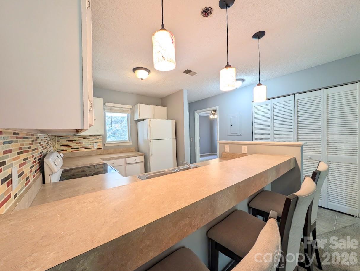 1687 Eagles Place