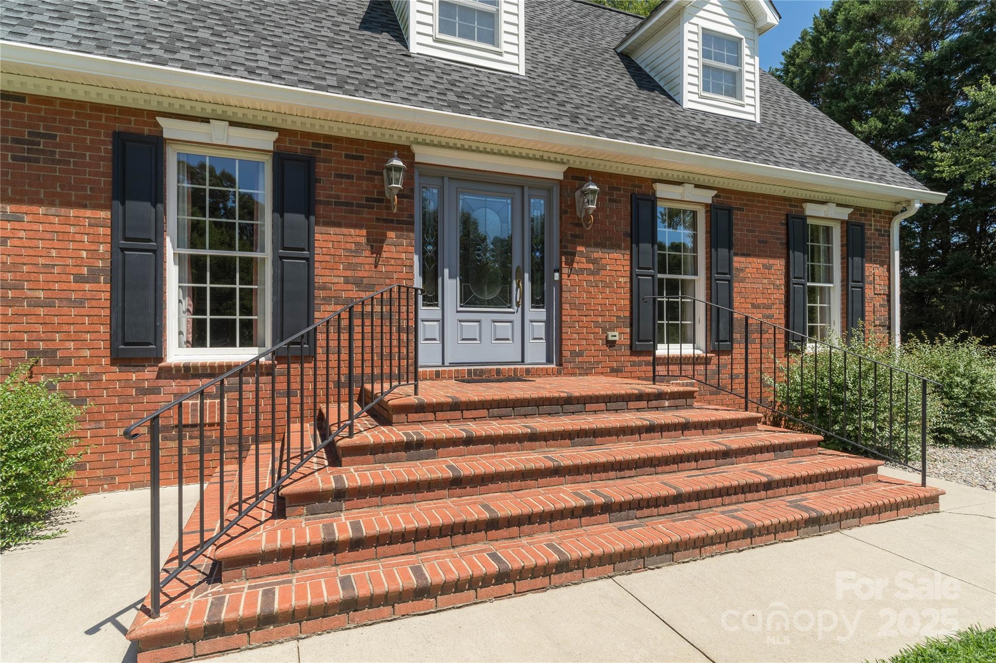 203 Queens Cove Road