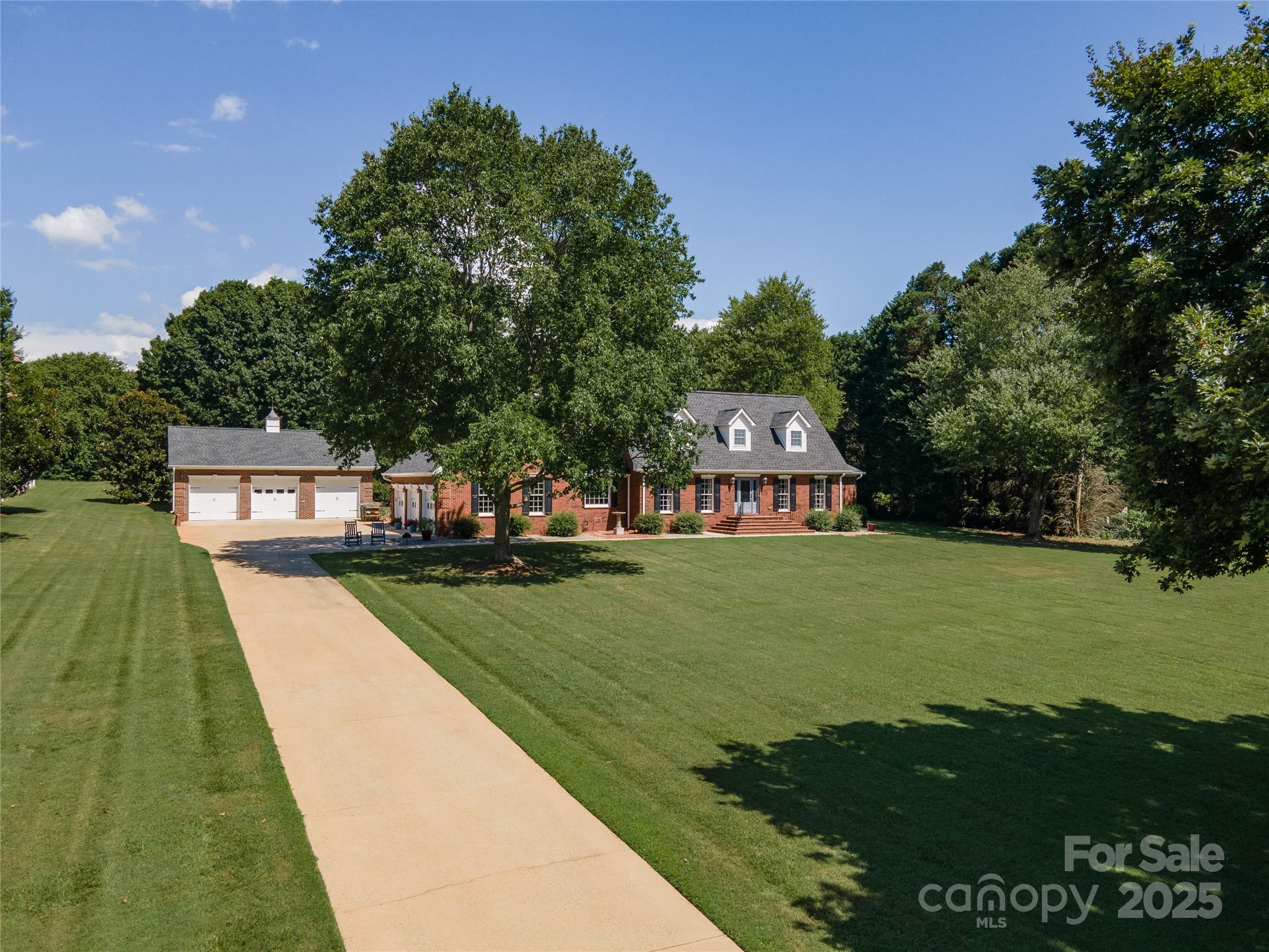 203 Queens Cove Road