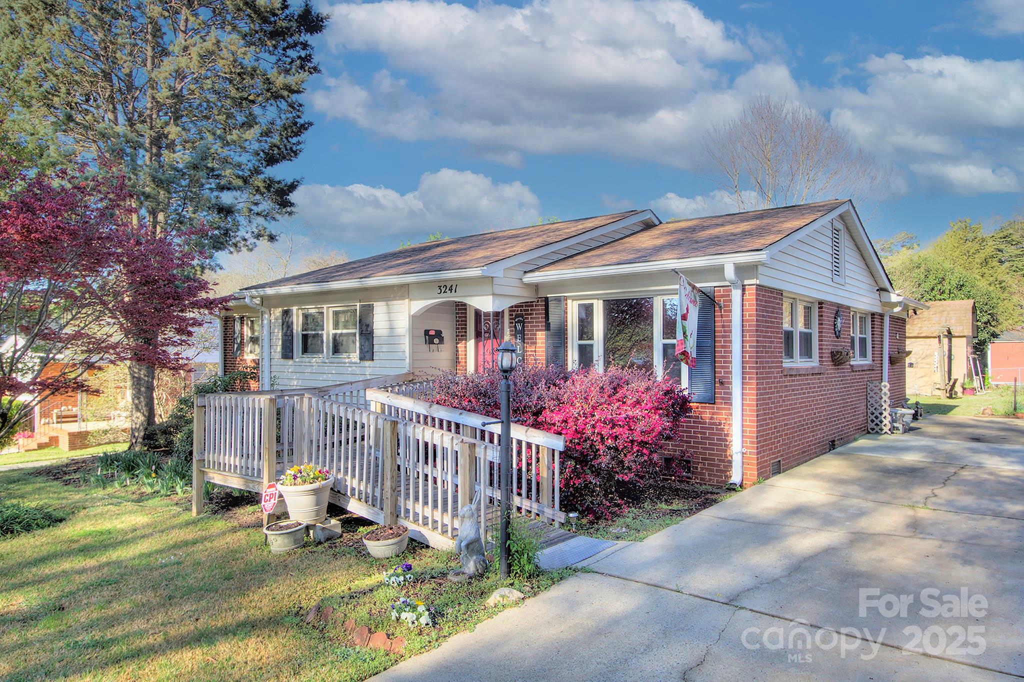 Country Club Heights - Residential
