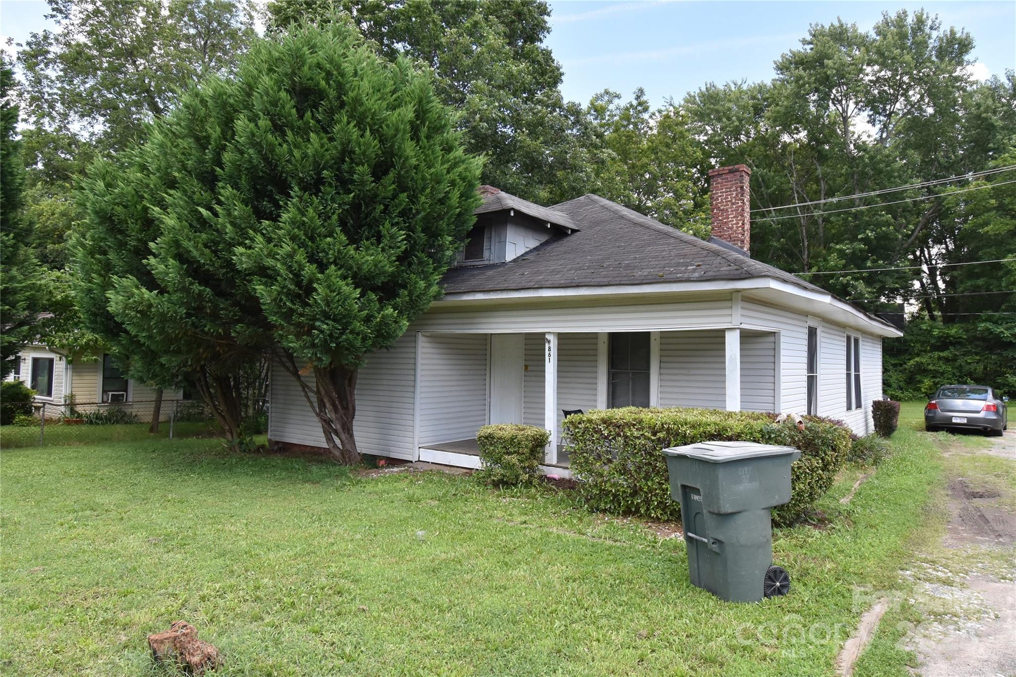 861 Old Charlotte Road SW