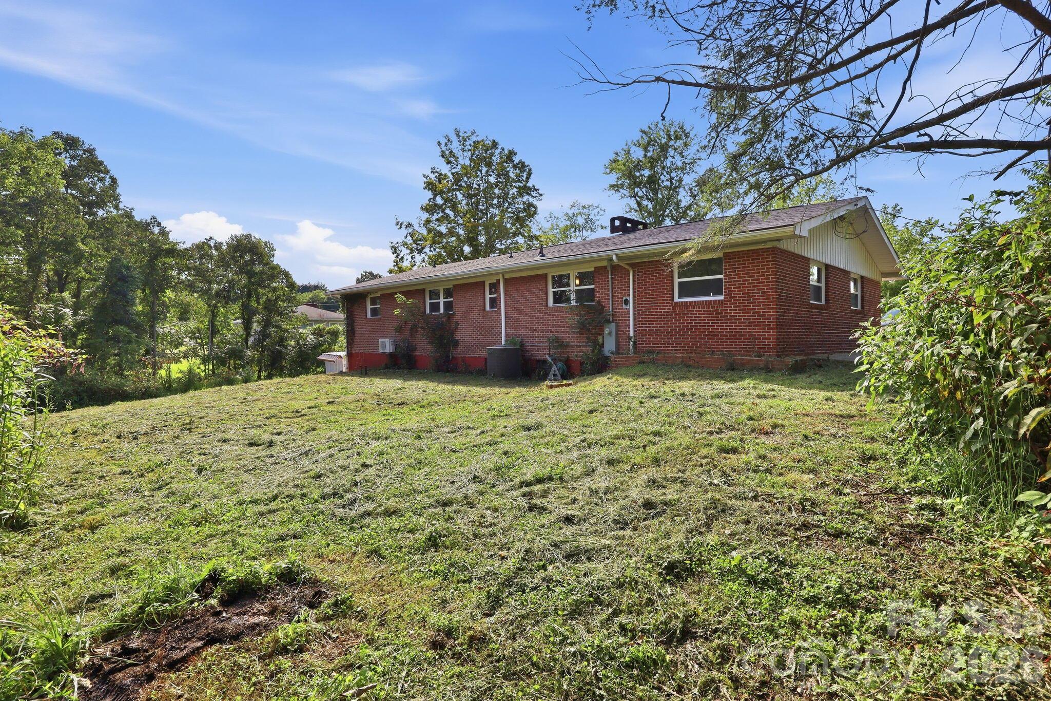 1496 Jenkins Valley Road