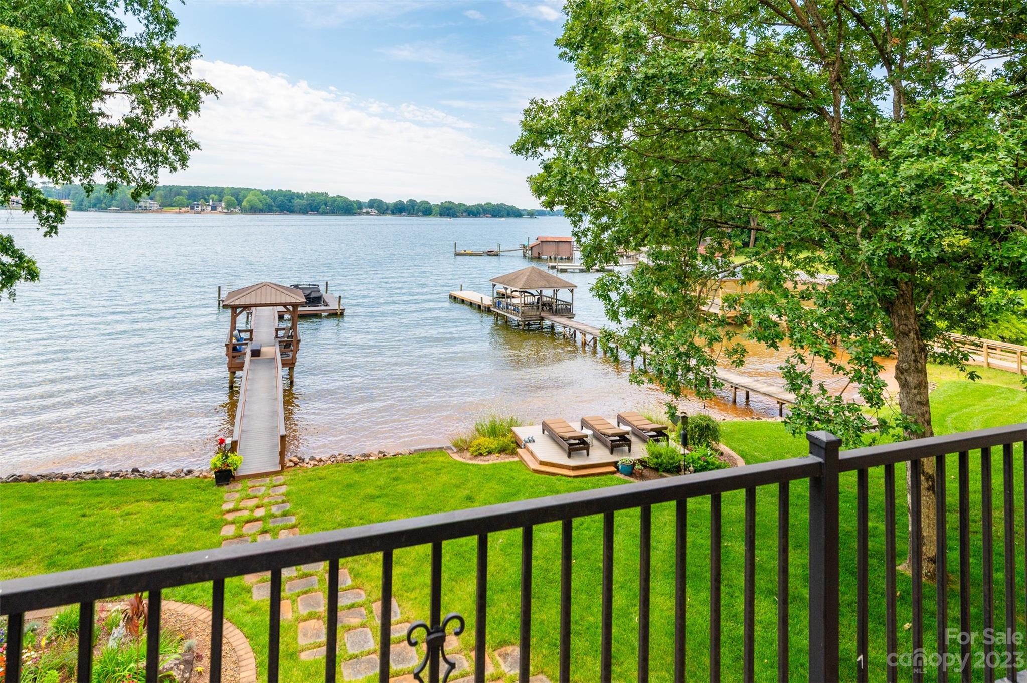 Commodore Peninsula - Residential