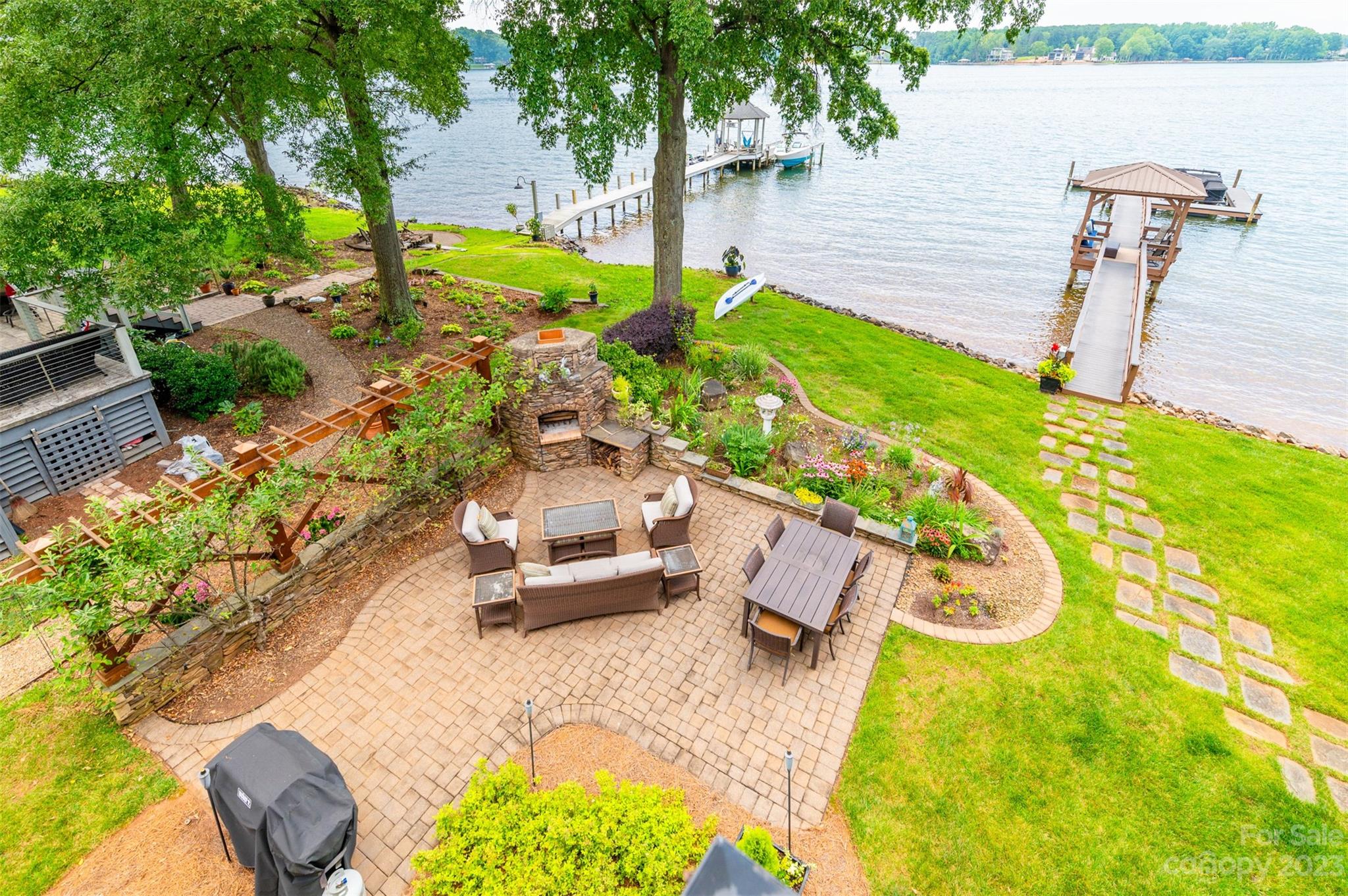 Commodore Peninsula - Residential