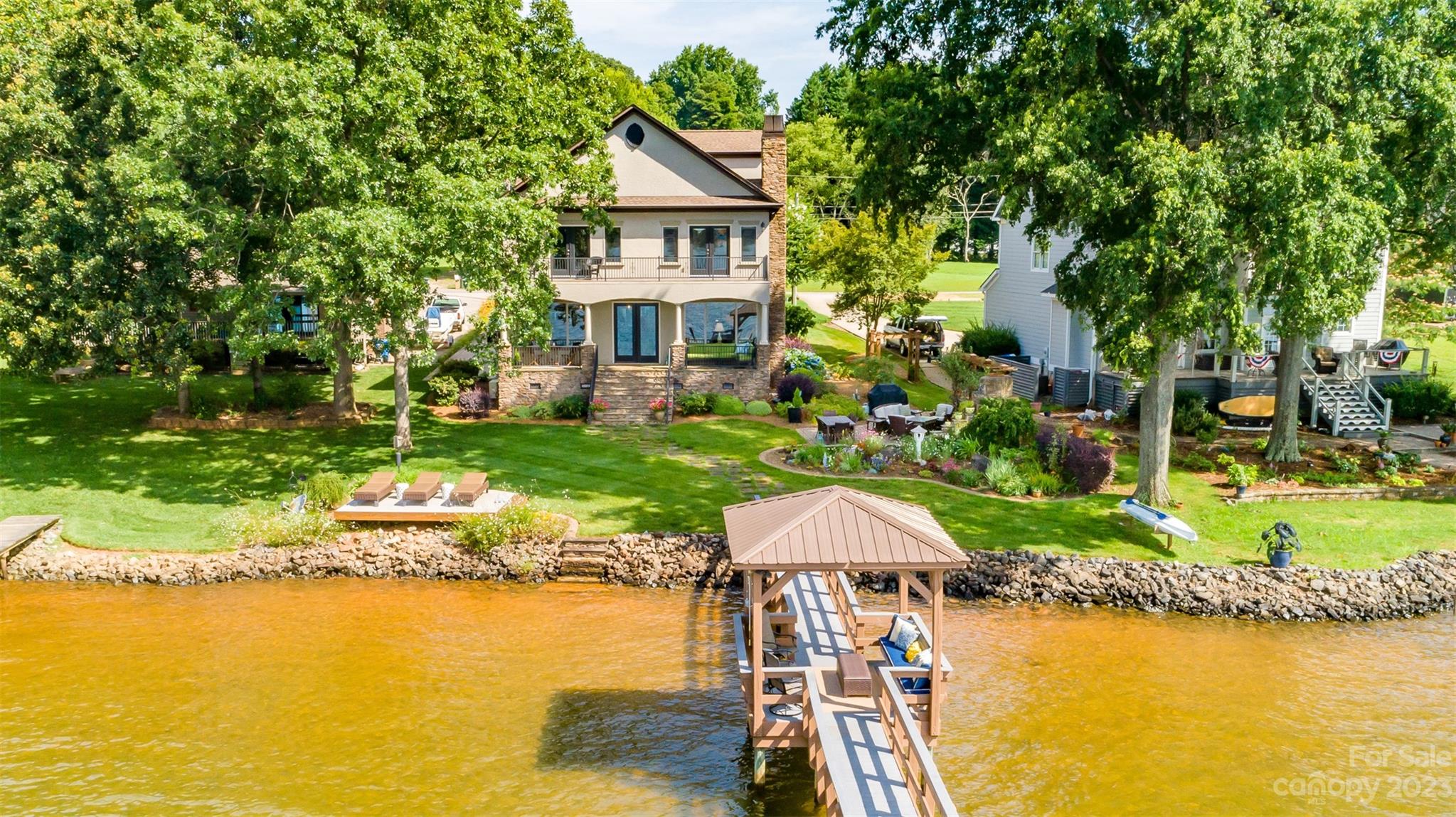 Commodore Peninsula - Residential