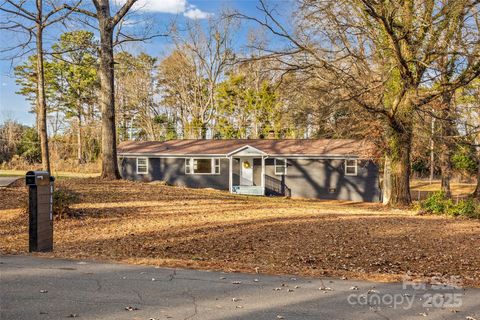 8610 Douglas Drive Charlotte NC 28217