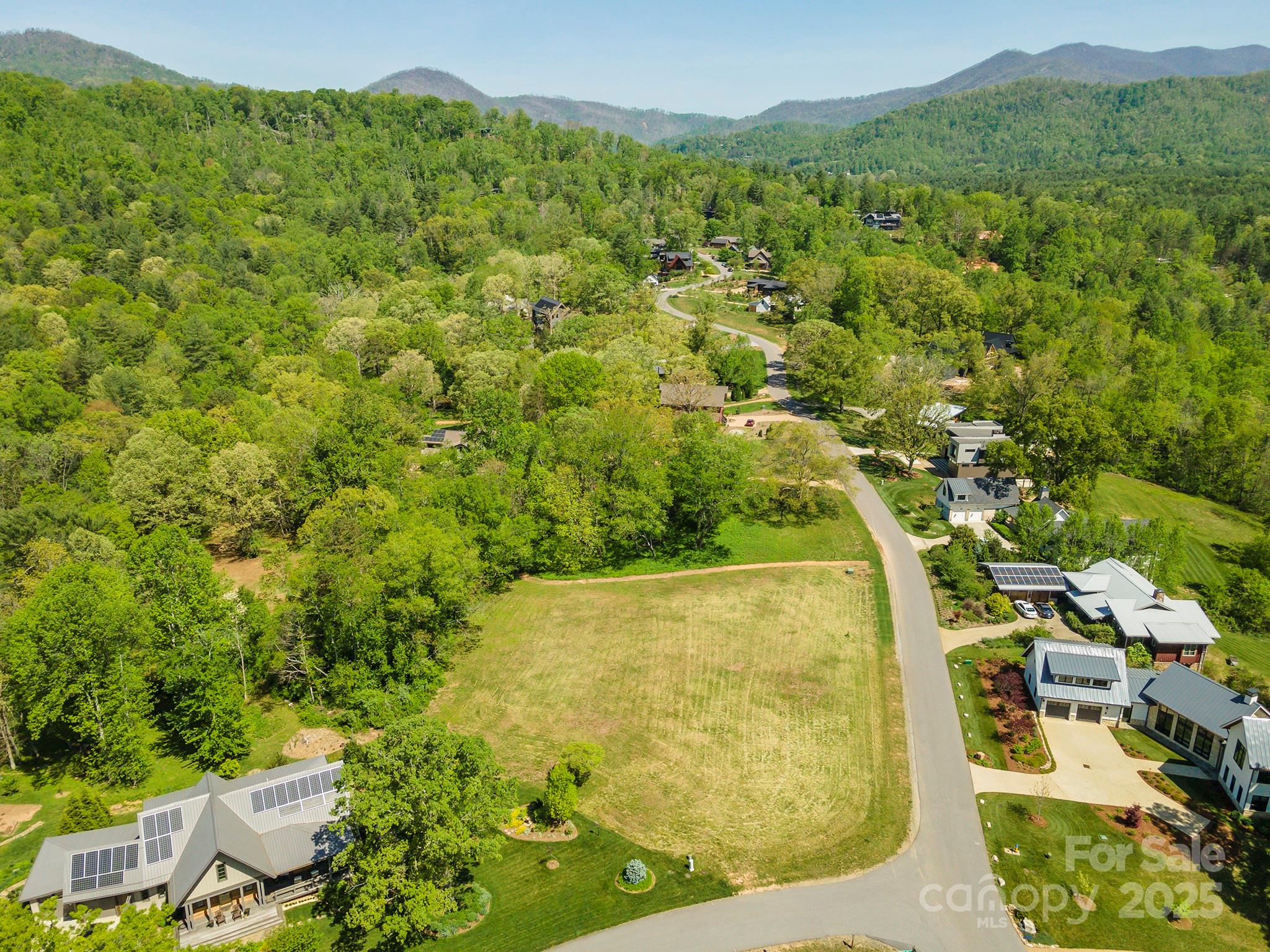 14 Wandering Oaks Way