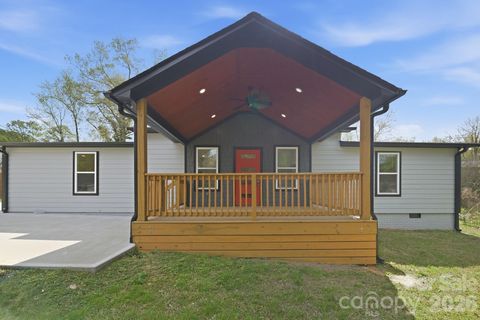 Photo of 501 Friendship Drive, Matthews, NC 28105 (MLS # 4357321)