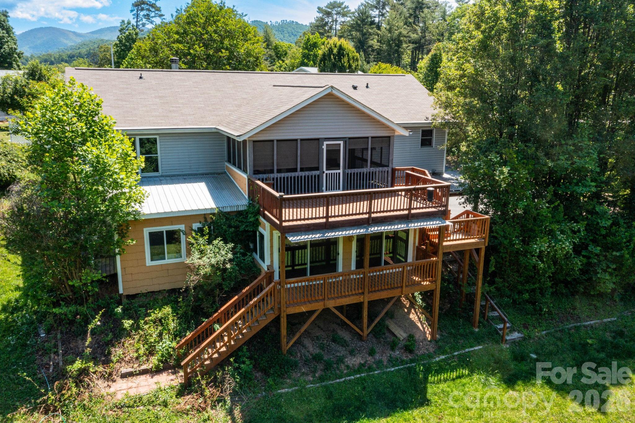 6 Arrowhead Lane