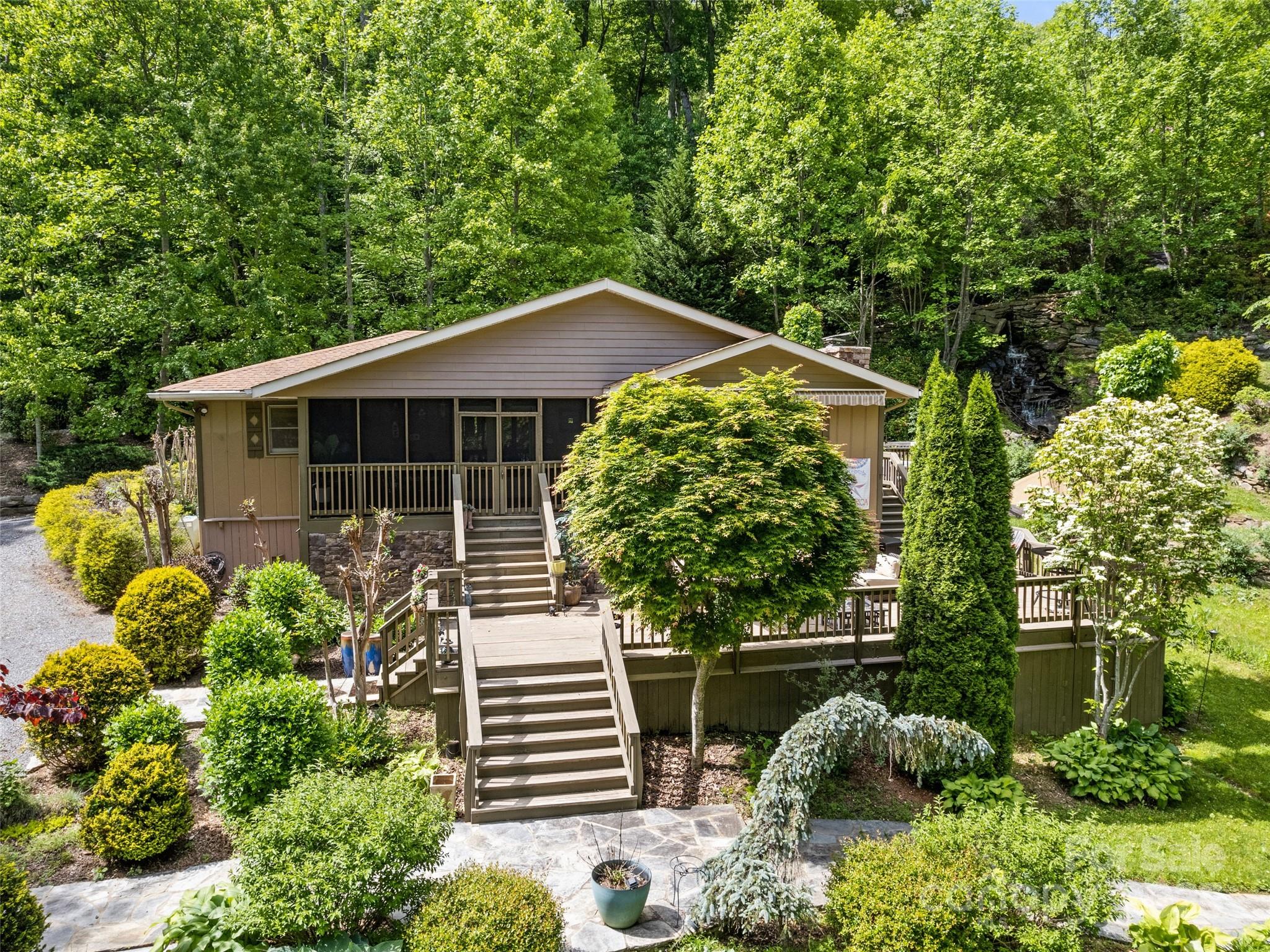 218 Red Oak Drive