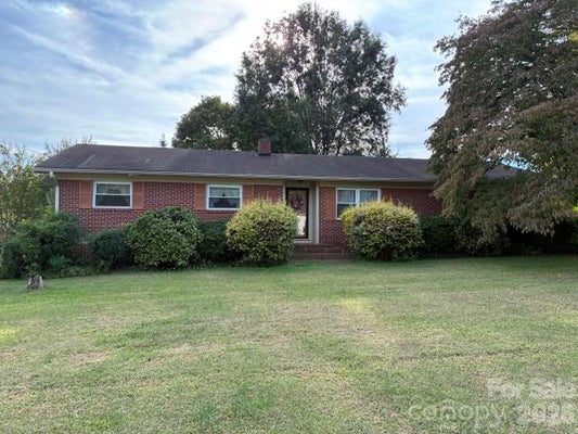 217 TANNER ST, RUTHERFORDTON, NC 28139 - Image 06ca184fbde69f099ee3746f5a5e512c/3902922471