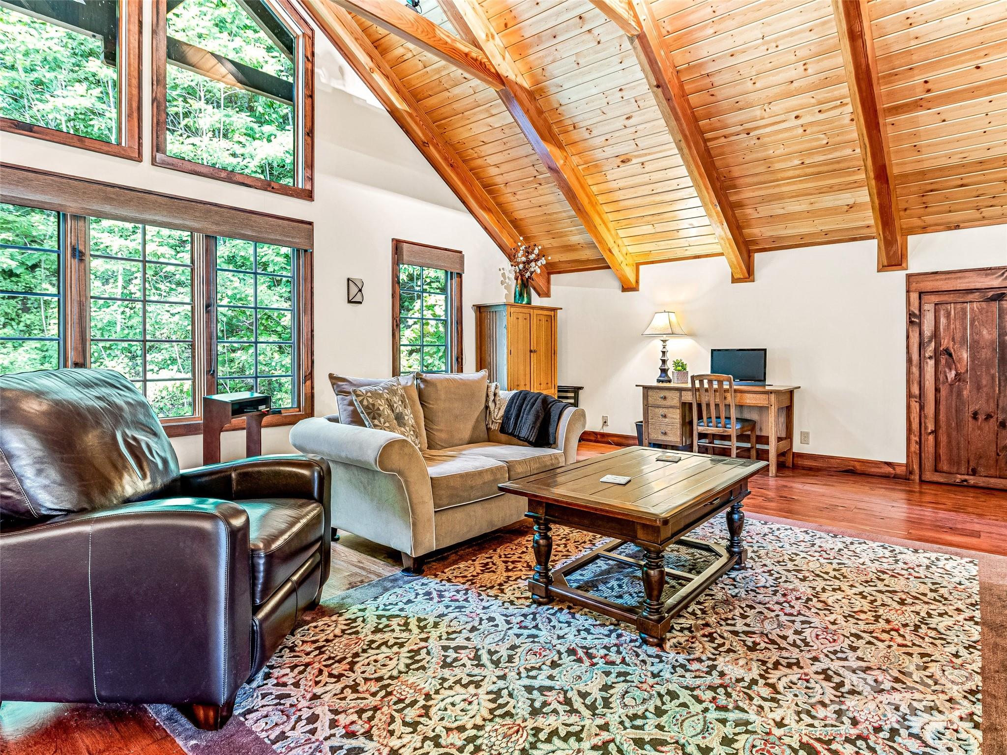 FIE TOP WOODLANDS - Residential