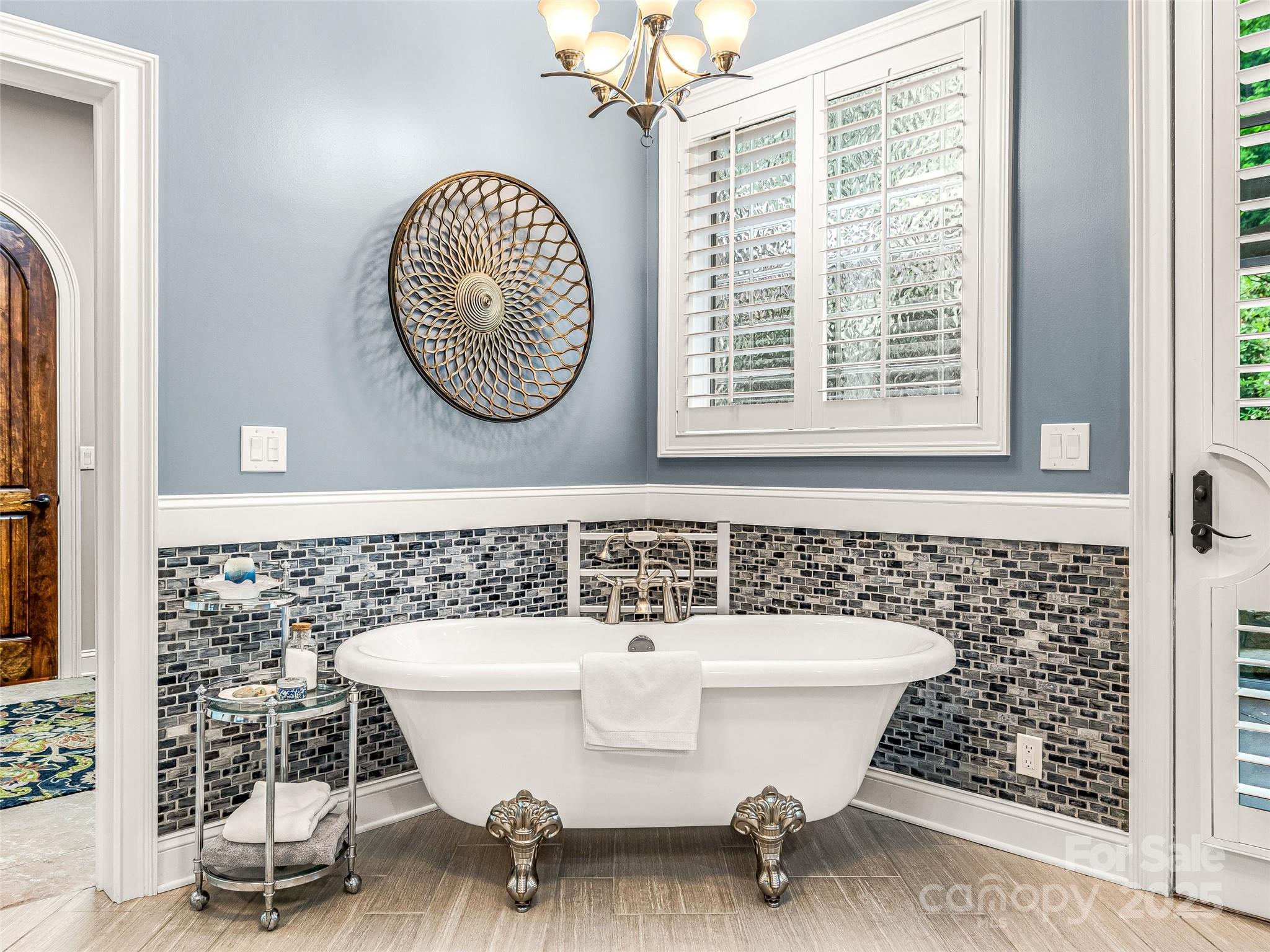 FIE TOP WOODLANDS - Residential