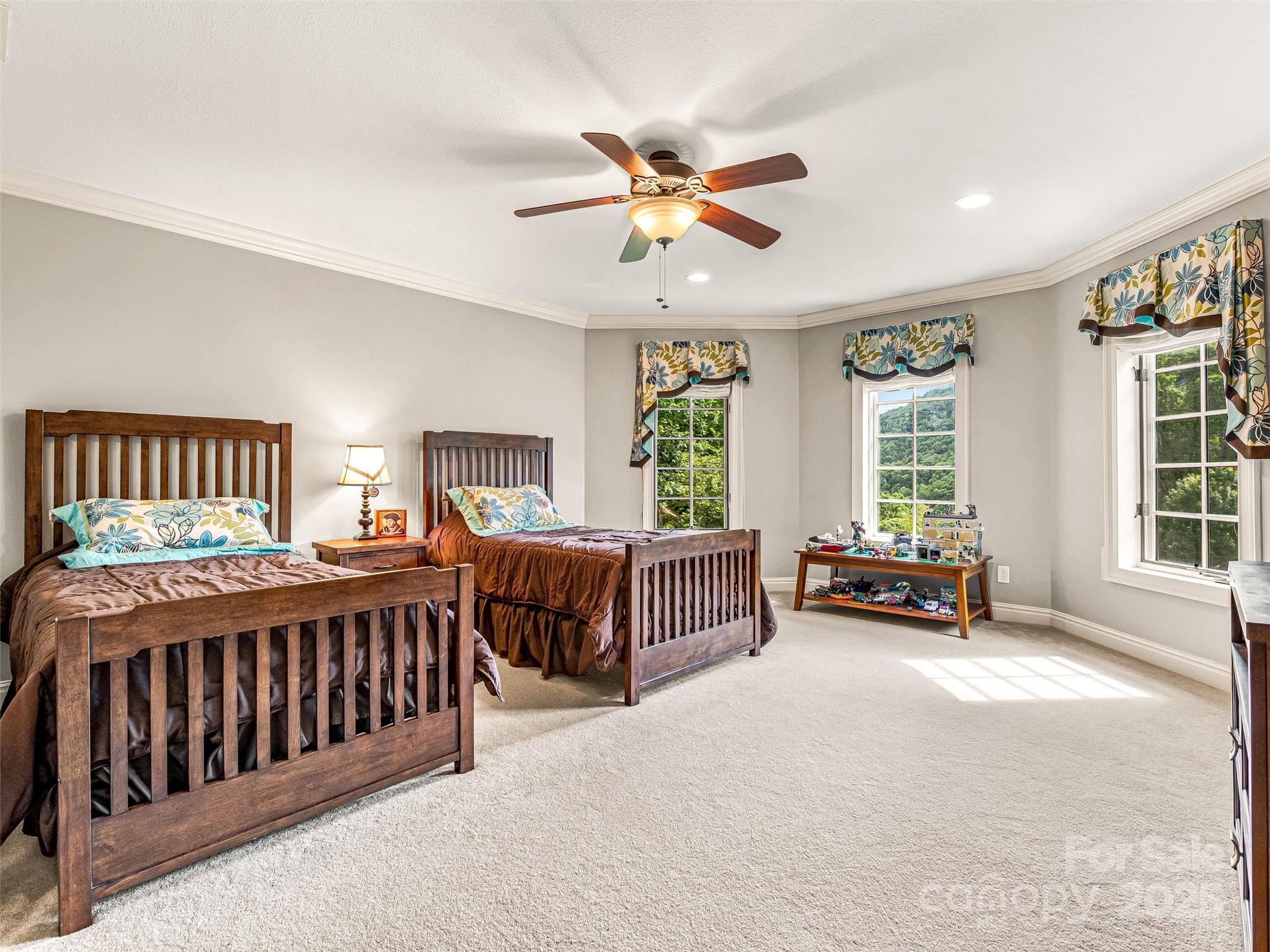 FIE TOP WOODLANDS - Residential