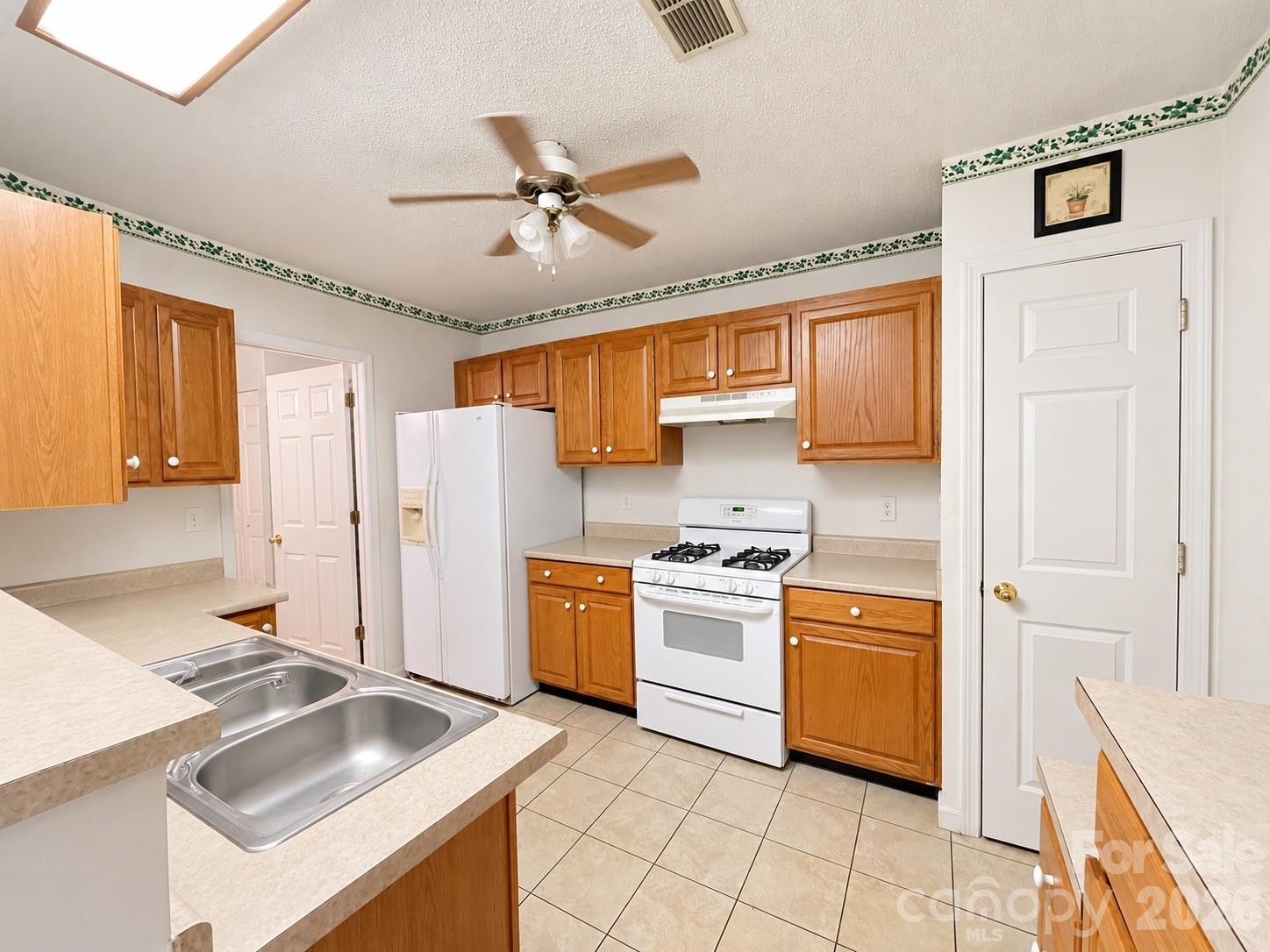 135 LANDLUBBER Trail 105 H