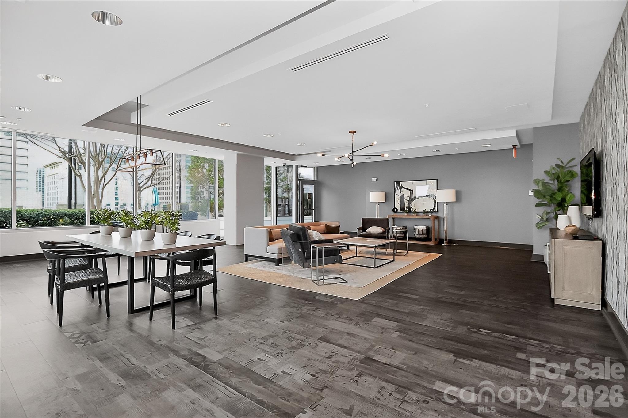 210 N Church Street 1512