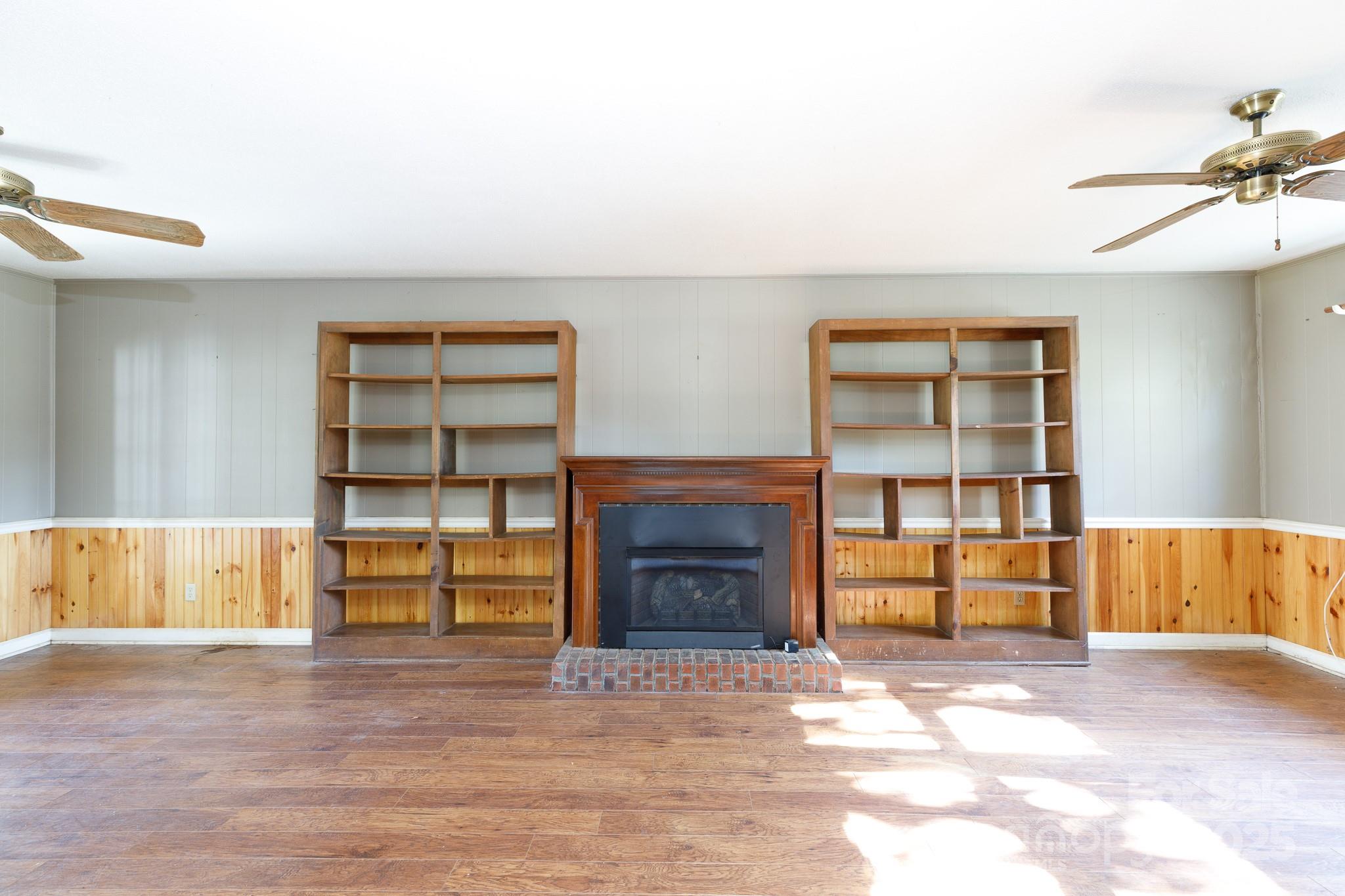 Country Club Estates - Residential