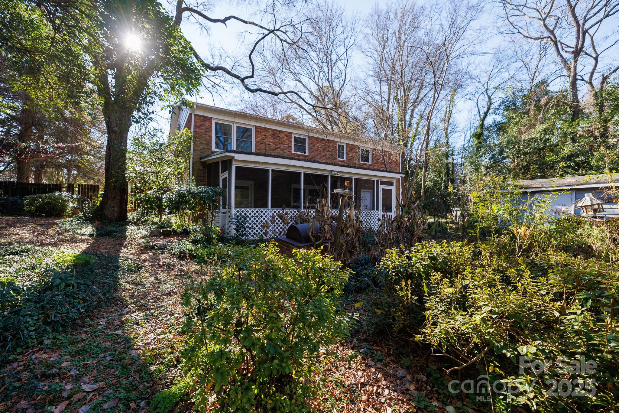 Country Club Estates - Residential