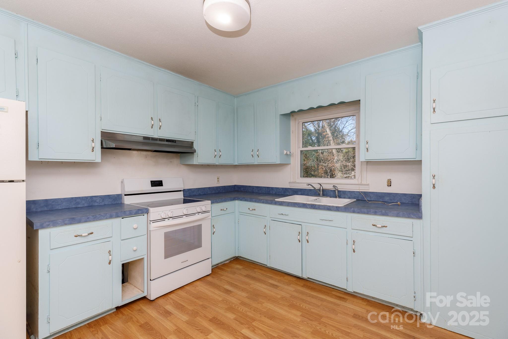 Country Club Estates - Residential