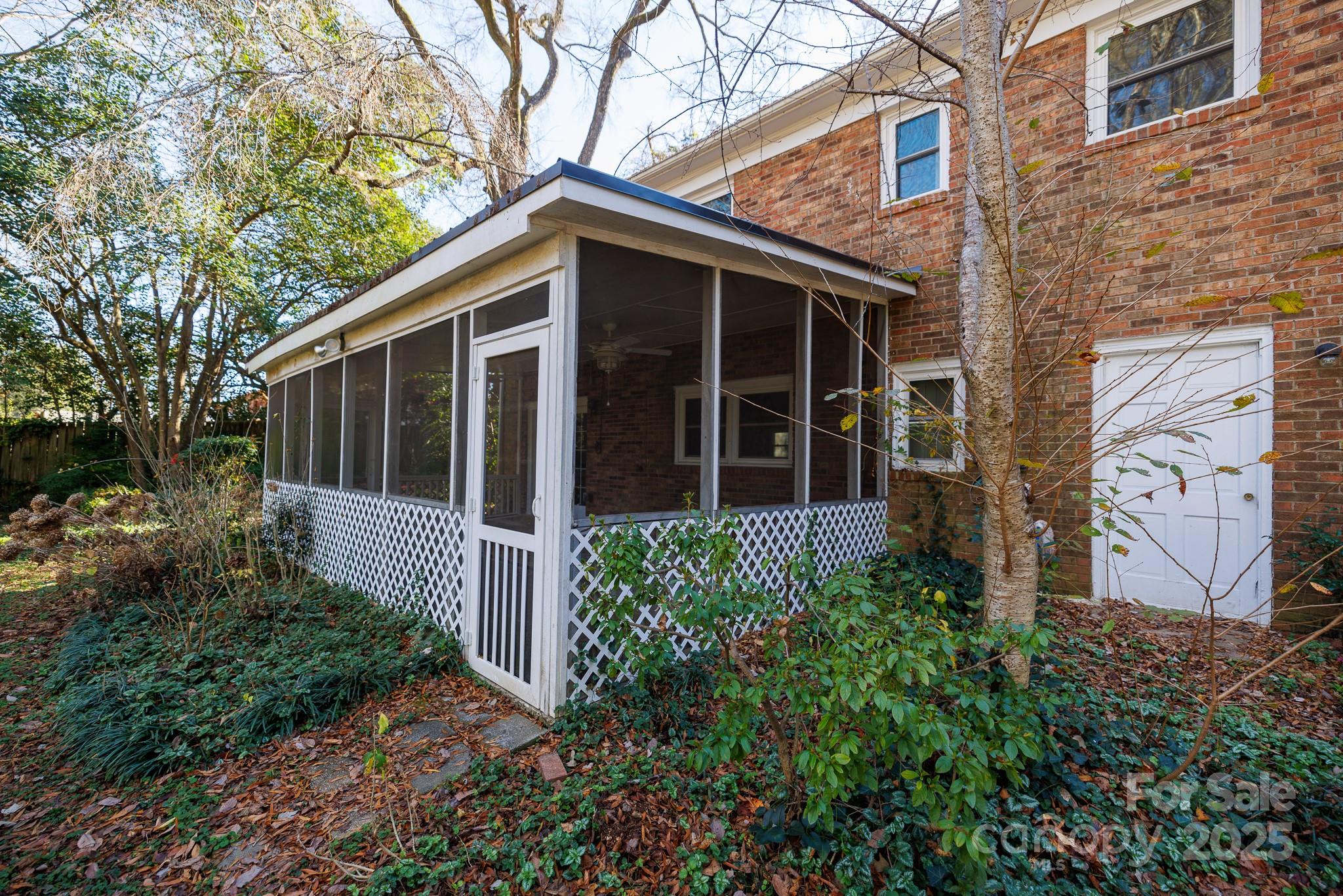 Country Club Estates - Residential