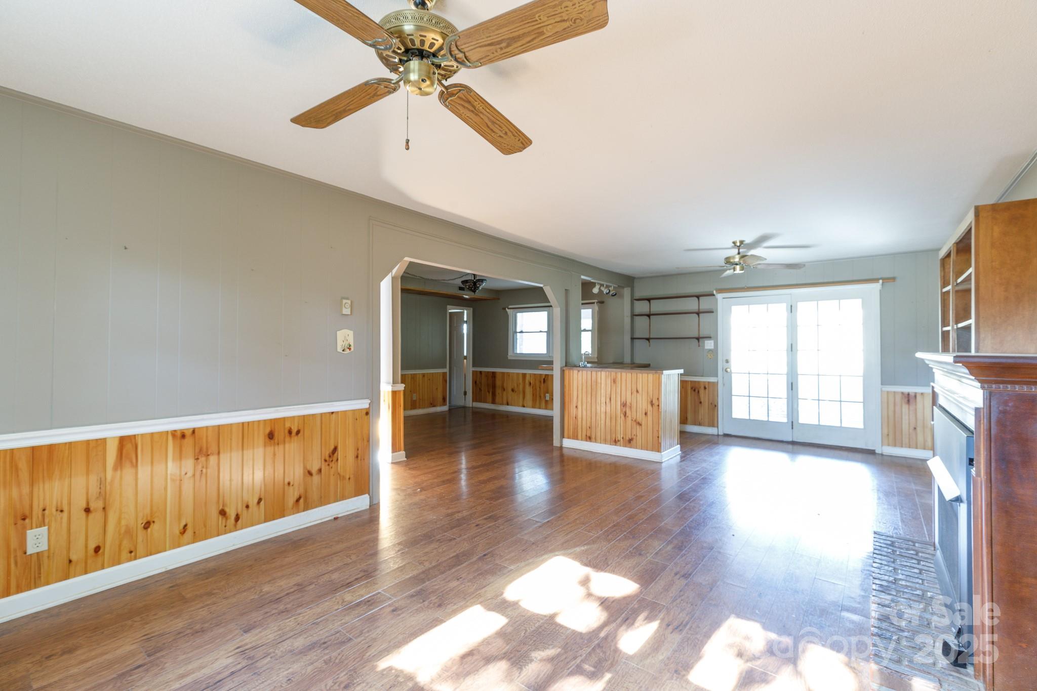 Country Club Estates - Residential