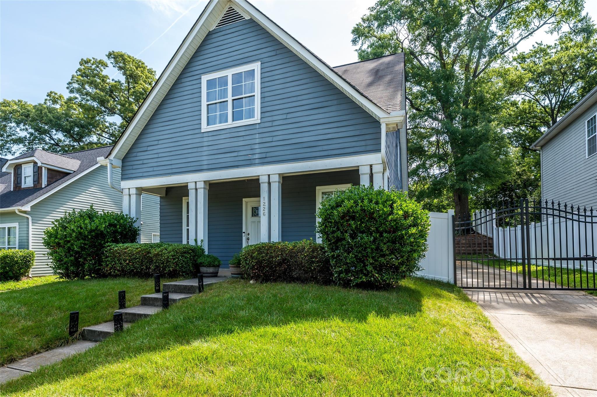 1226 Rising Oak Drive