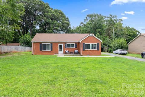 Photo of 409 Toddville Road, Charlotte, NC 28214 (MLS # 4410582)