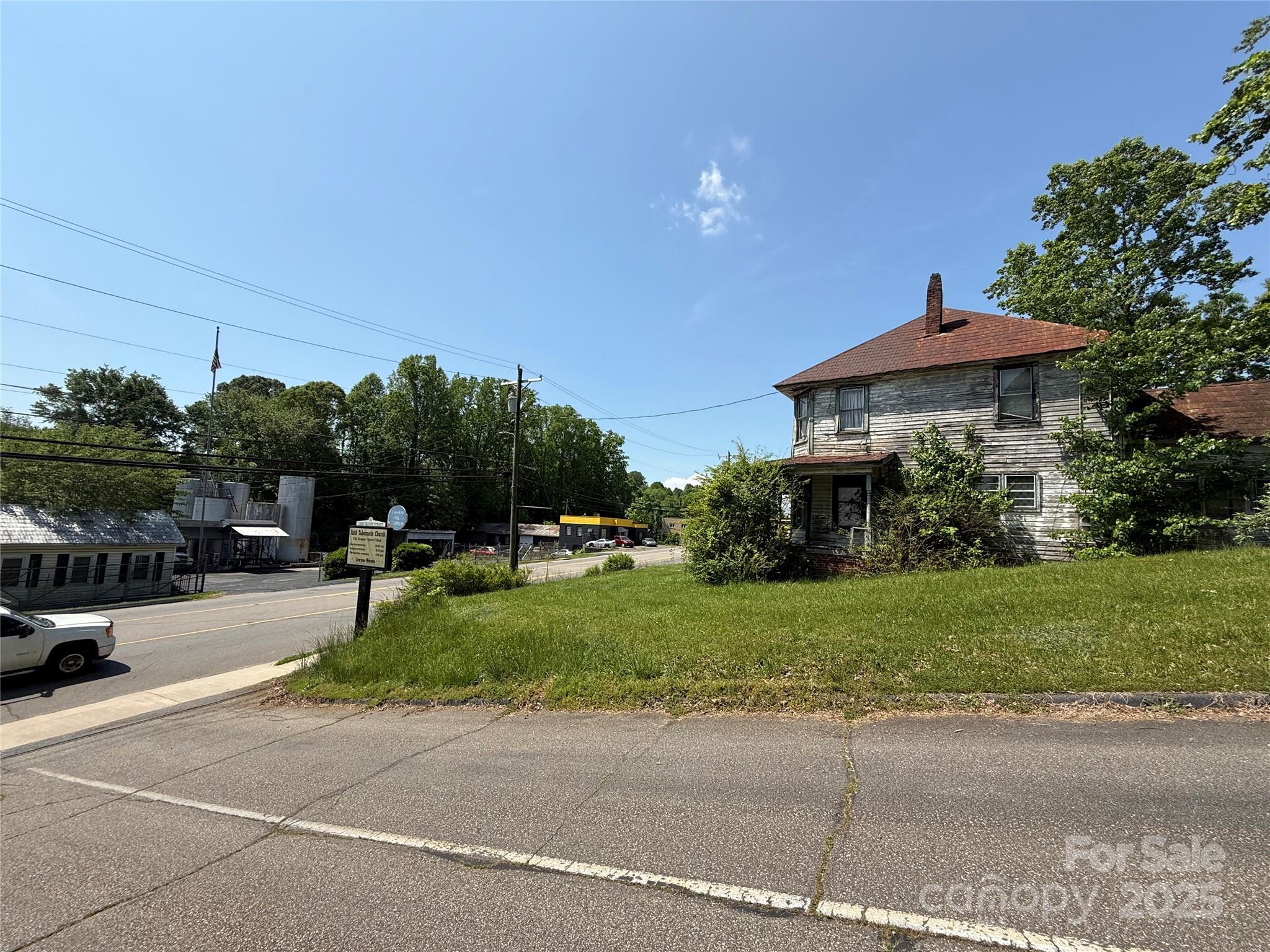 891 E Court Street