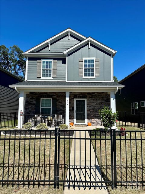 A home in Pineville