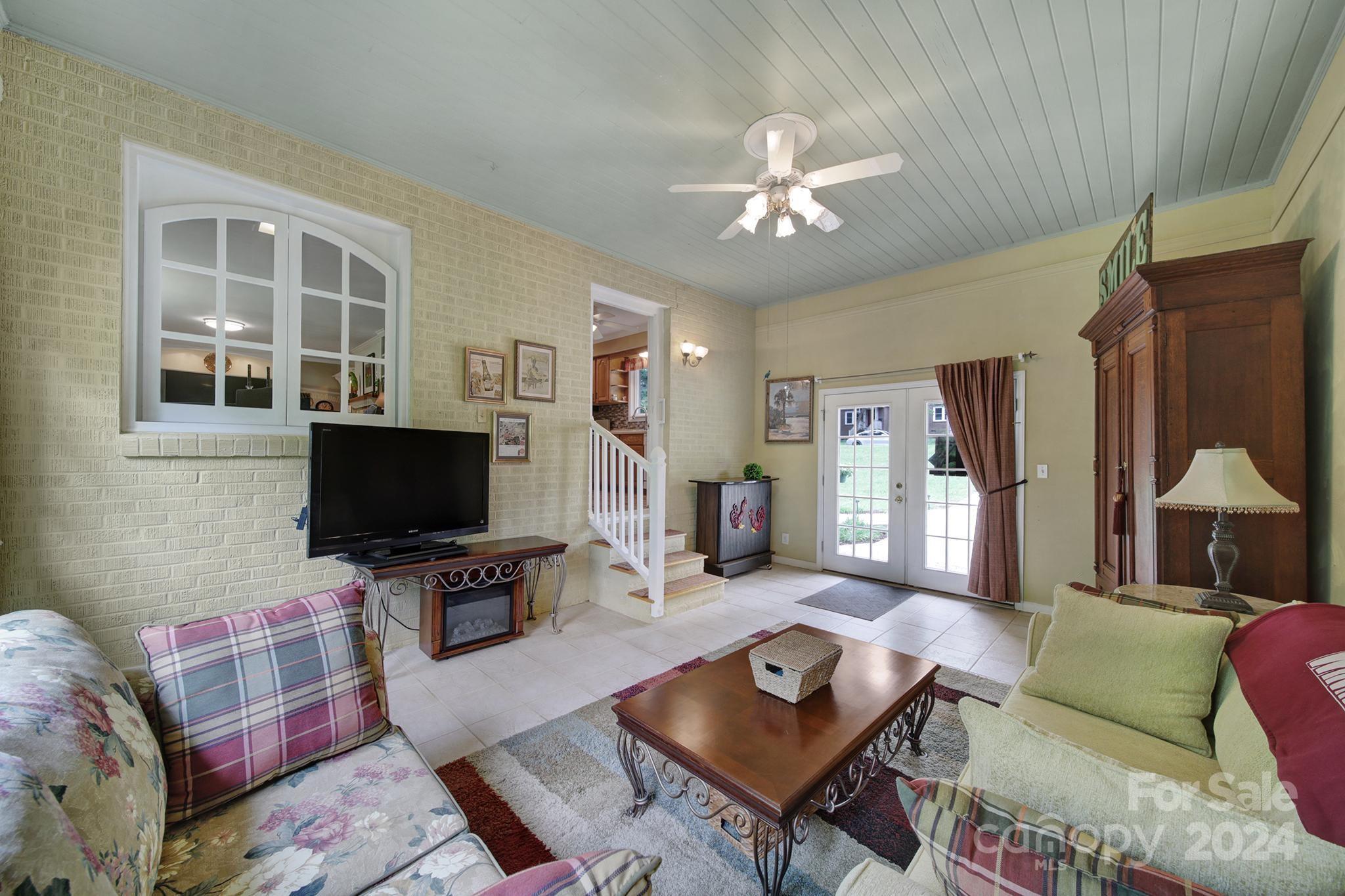 Colonial Heights - Residential