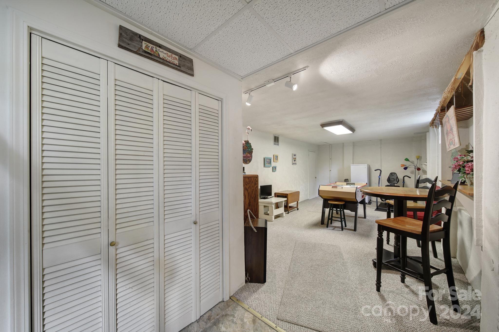 Colonial Heights - Residential