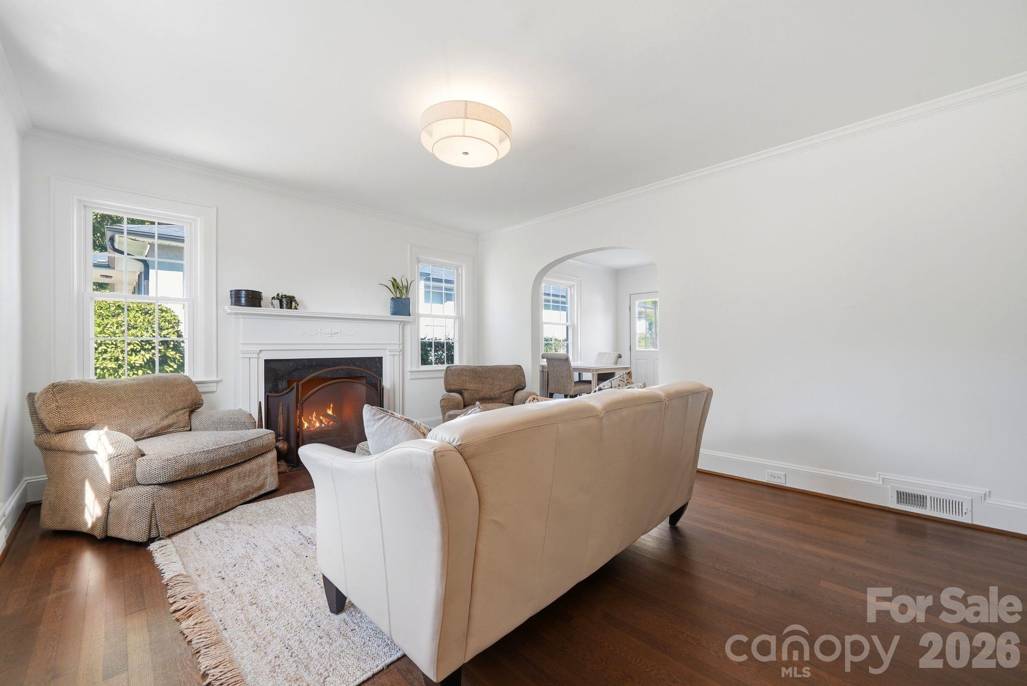1307 S Kings Drive