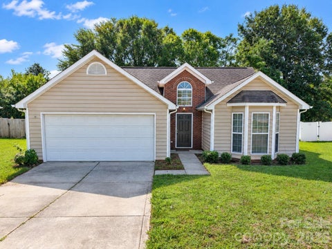 Photo of 12704 Cumberland Crest Drive, Huntersville, NC 28078 (MLS # 4419361)