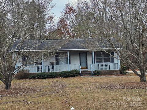 2486 Oxford Circle Lancaster SC 29720
