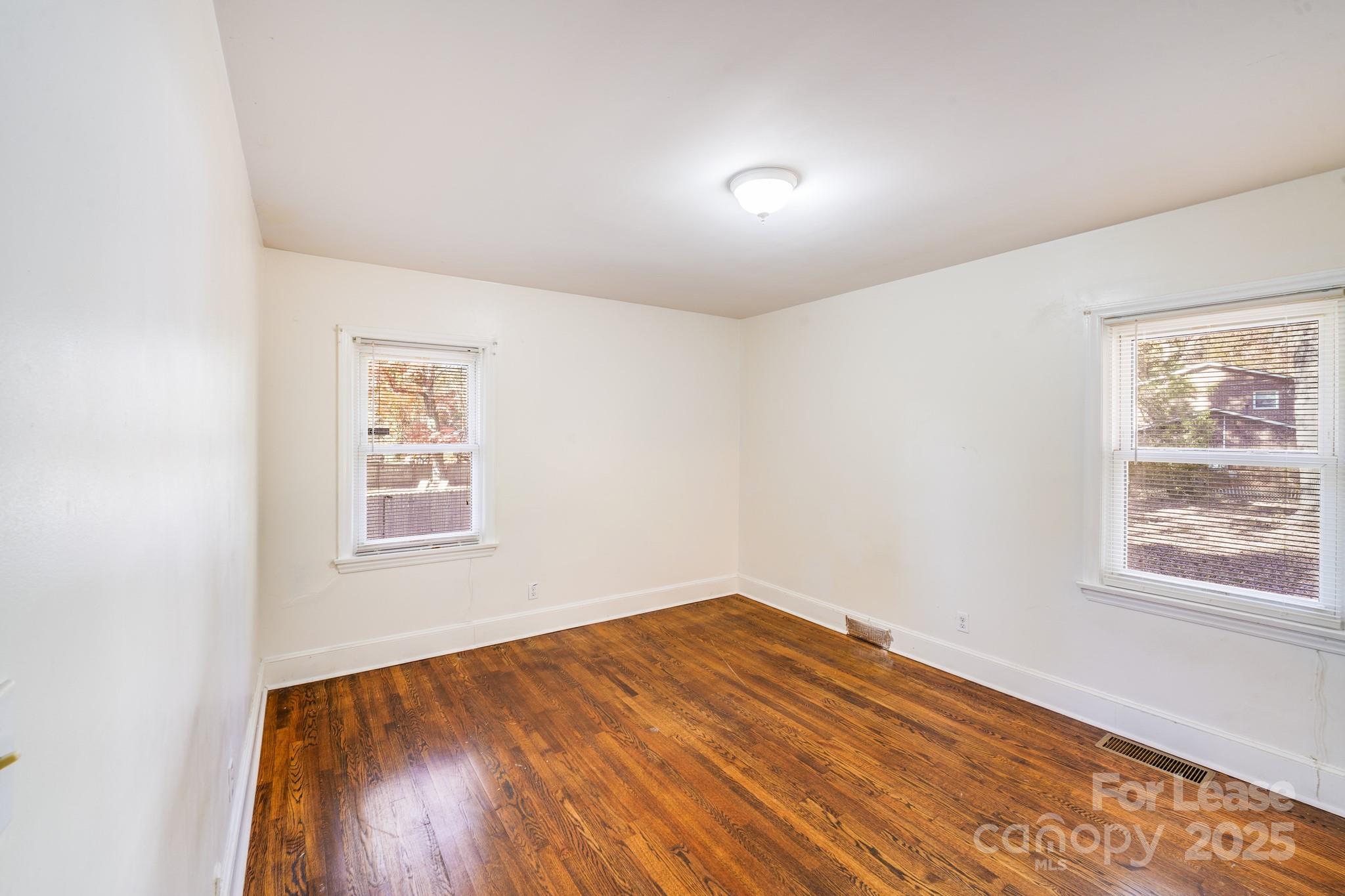 Royal Oaks - Residential Lease