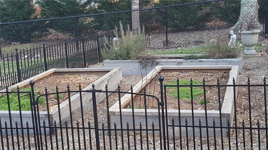 highland woods - Residential