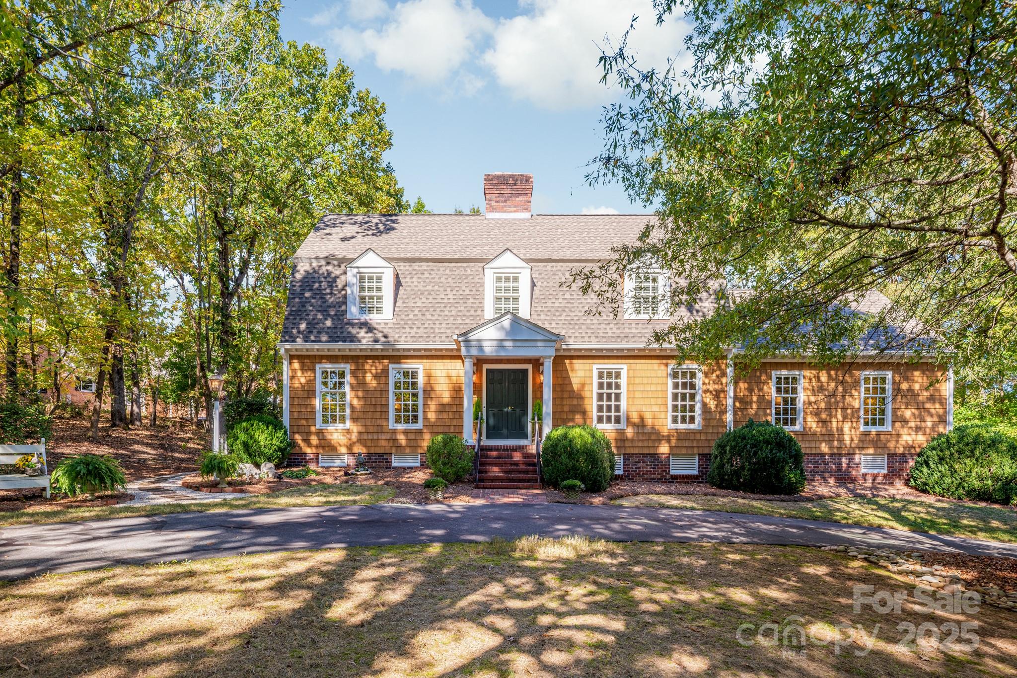 674 Abington Drive NE