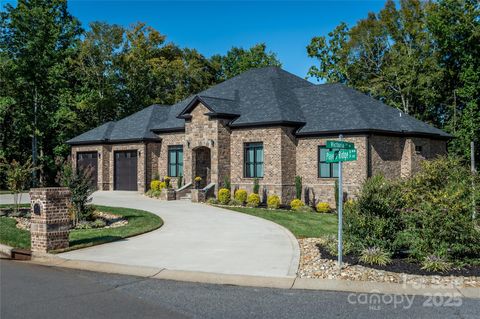 Photo of 668 Players Ridge Road, Hickory, NC 28601 (MLS # 4306276)
