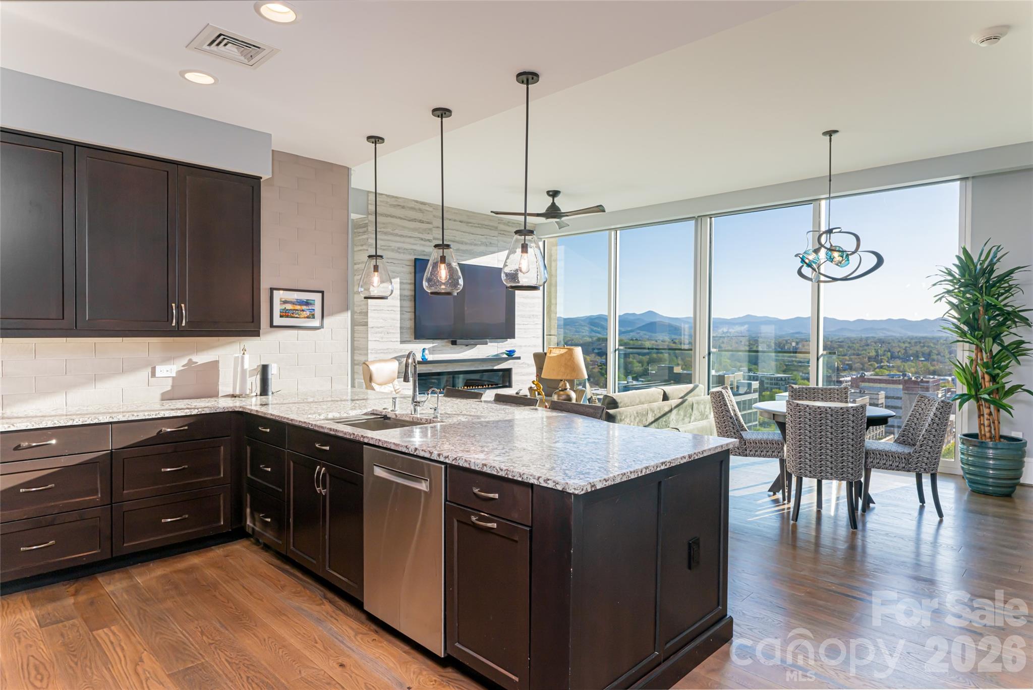 Asheville Arras Residence - Residential